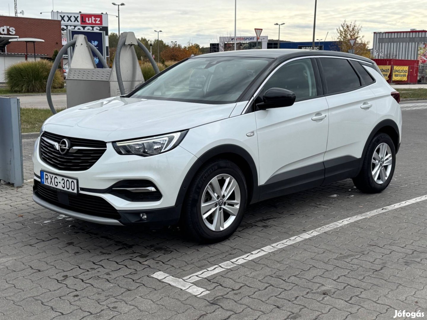 Opel Grandland X 1,2 benzin automata, törésmentes, nagyon kevés km