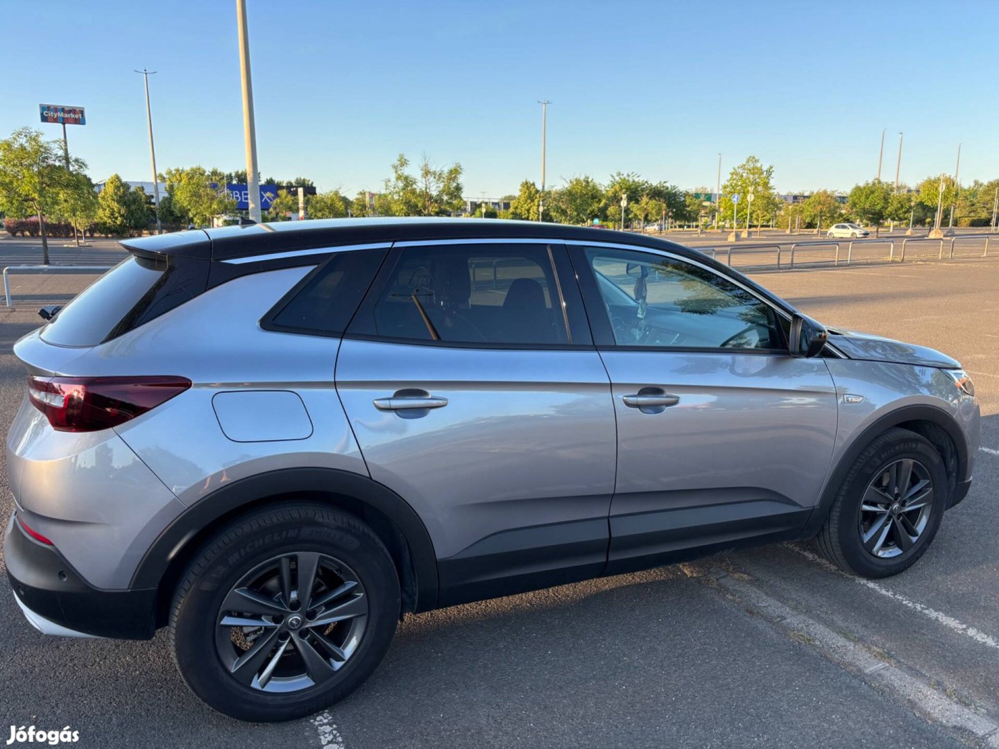 Opel Granland X automata váltós szalonból kijövő állapotban