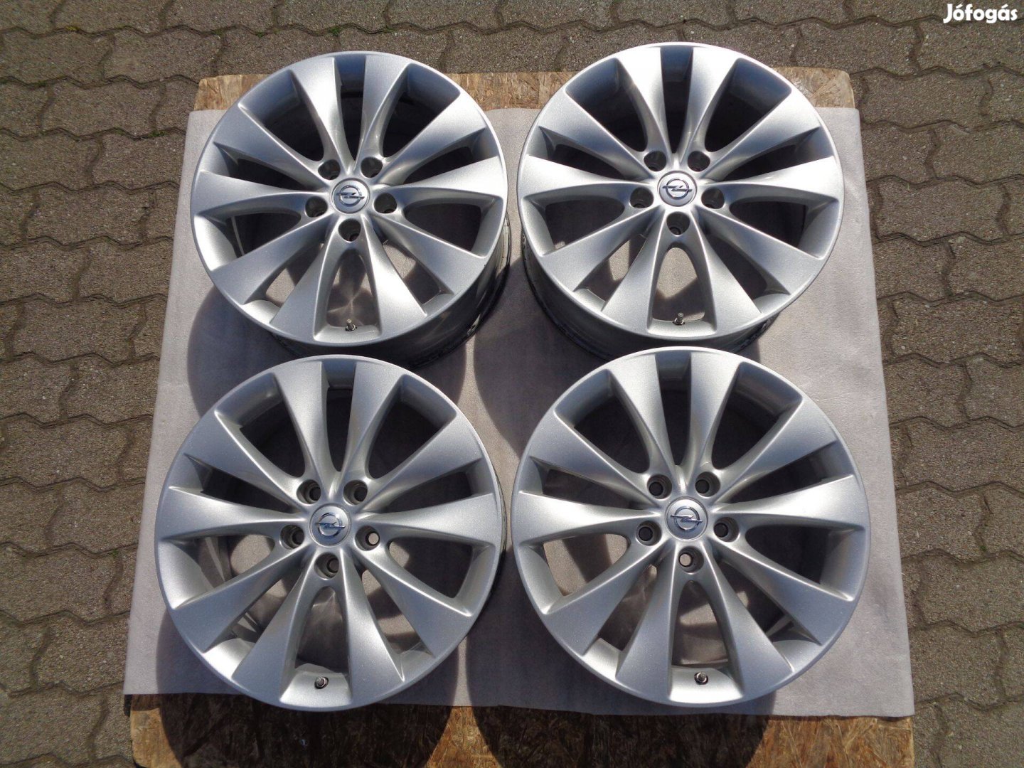 Opel Gyári alufelni 18, 5×115-ös, szenzorral újszerű állapotba eladó