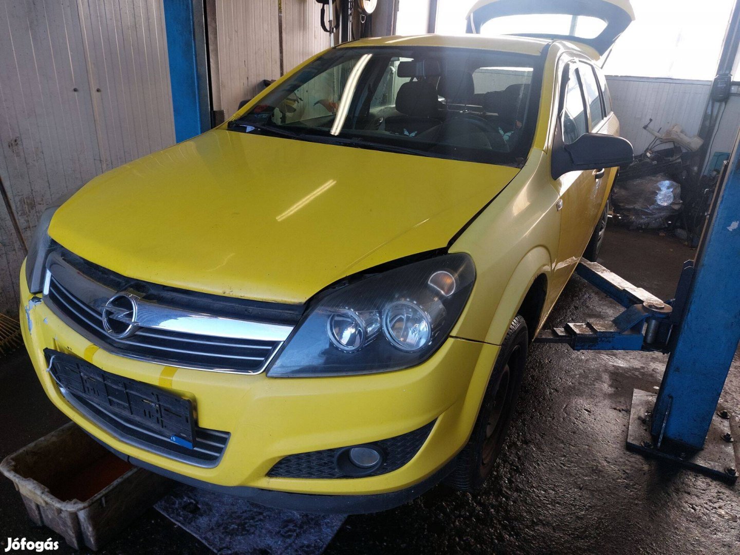 Opel H Astra 1.6 alkatrészei A16XER 2011- év