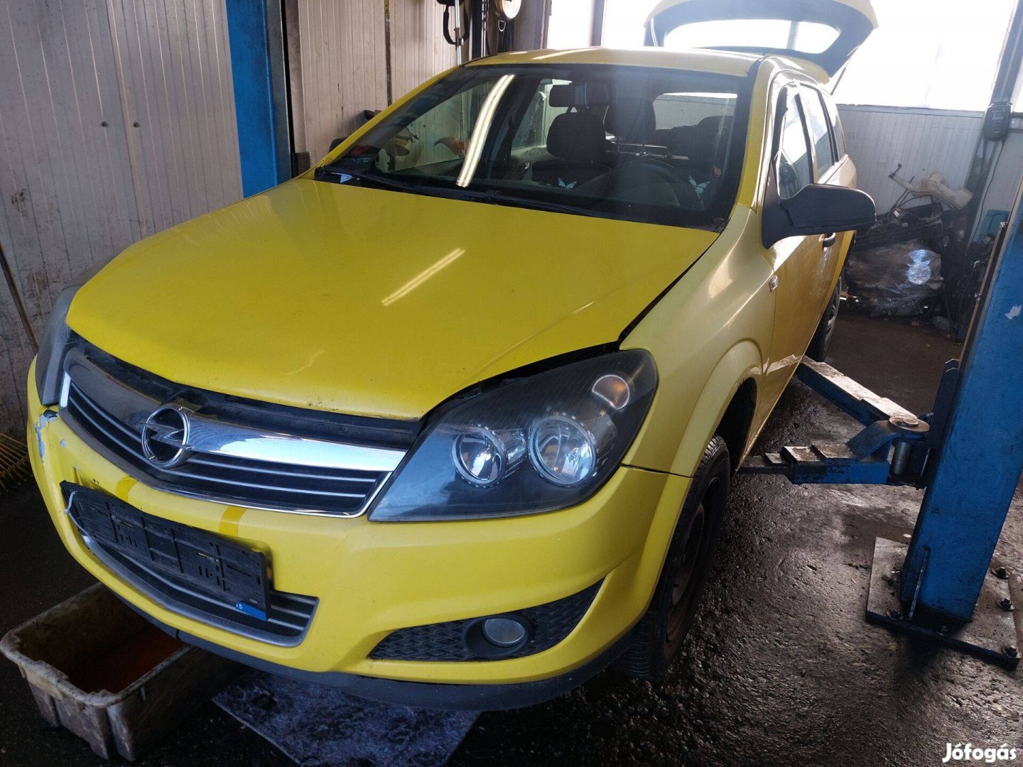 Opel H Astra karosszéria elemei sárga