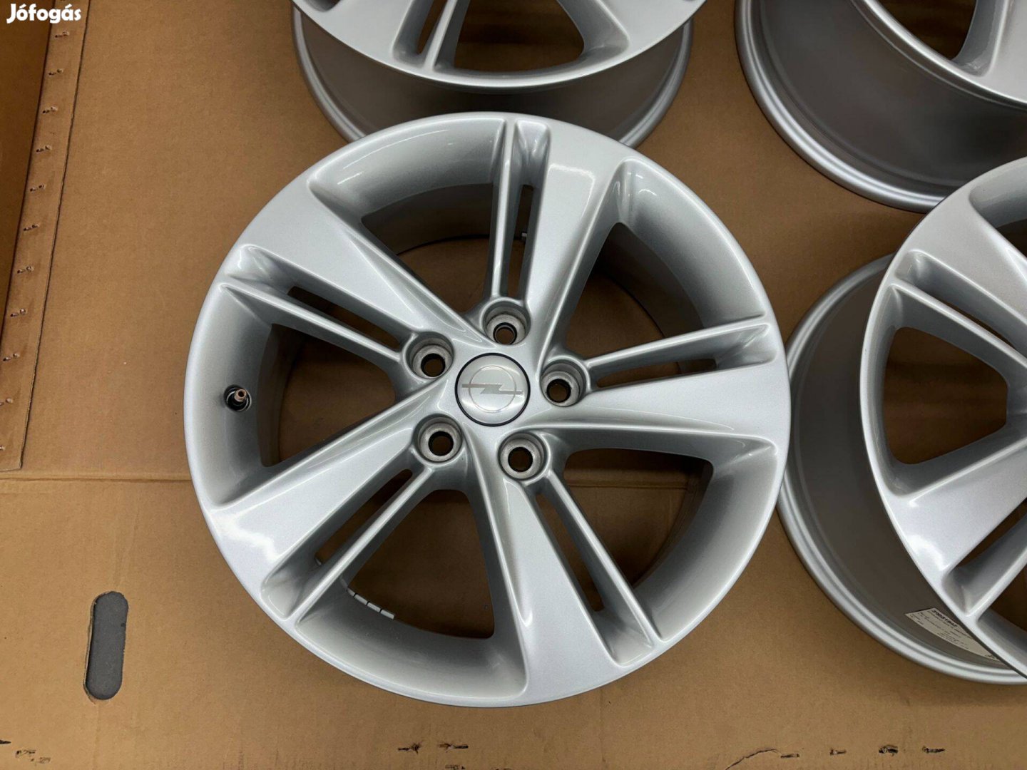 Opel Insignia 17" 5x115 gyári alufelni eladó 17 coll Astra J