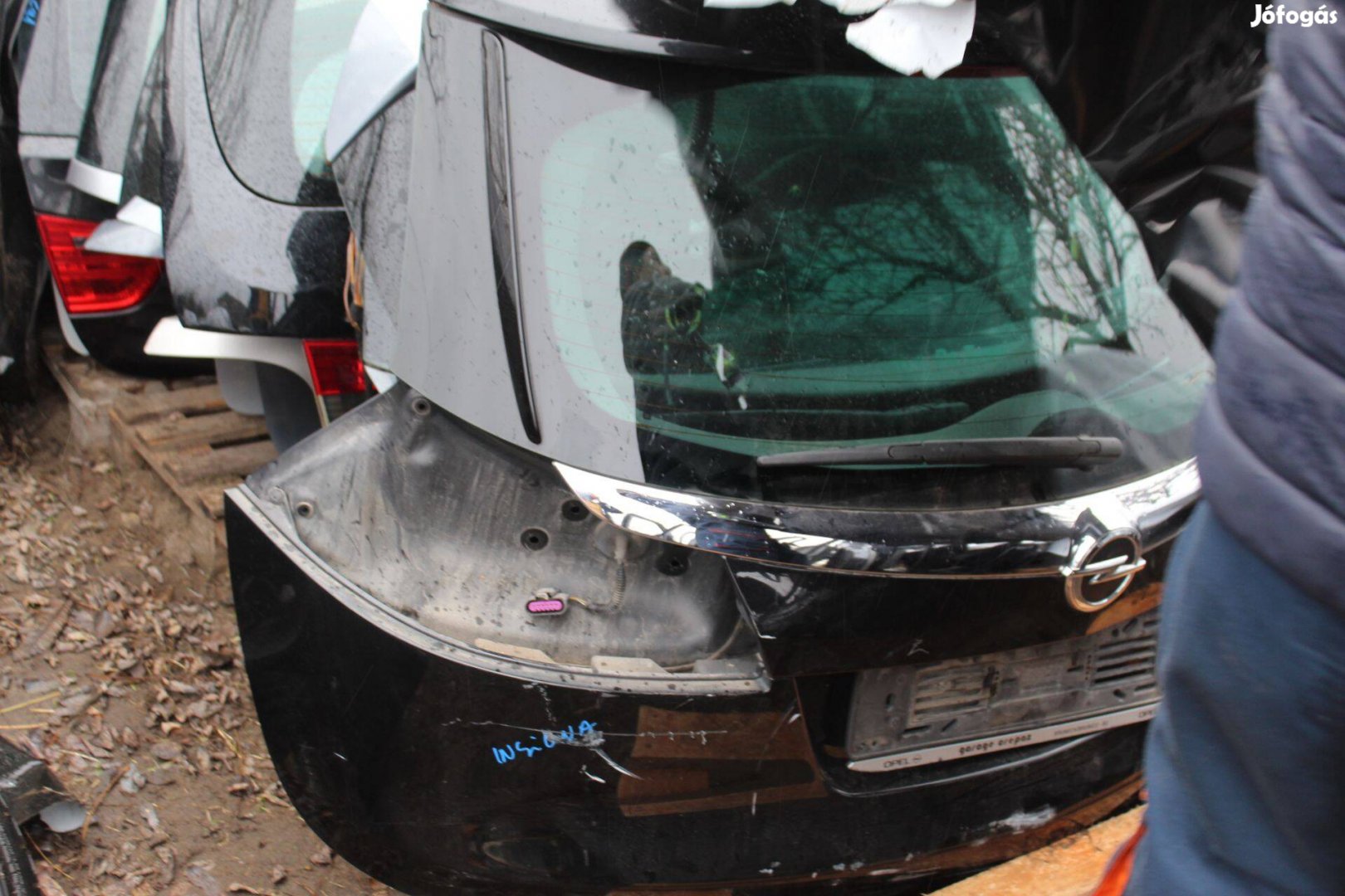 Opel Insignia A csomagtér ajtó Üresen szélvédővel (137.)