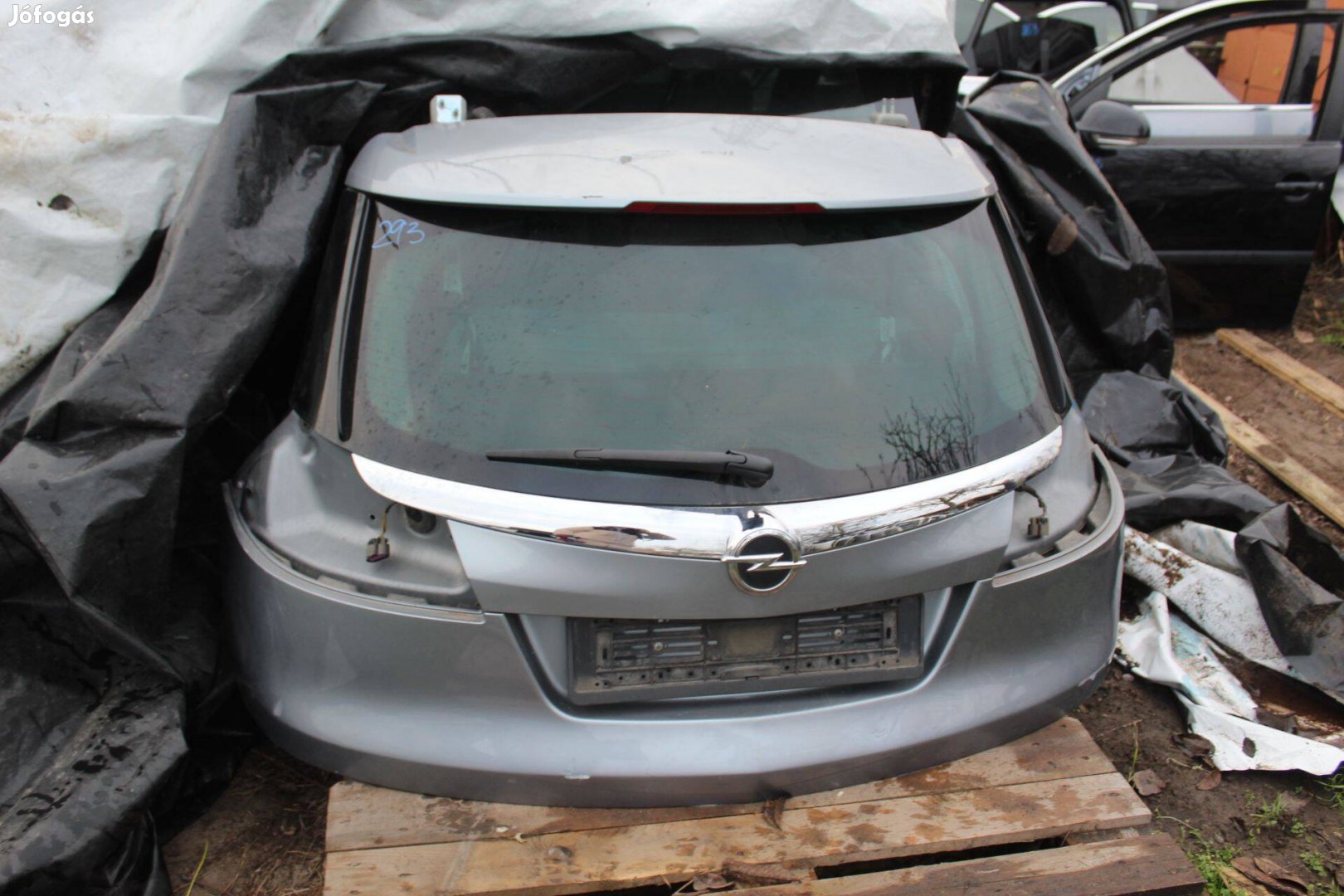 Opel Insignia Csomagtérajtó üresen, szélvédővel (293)