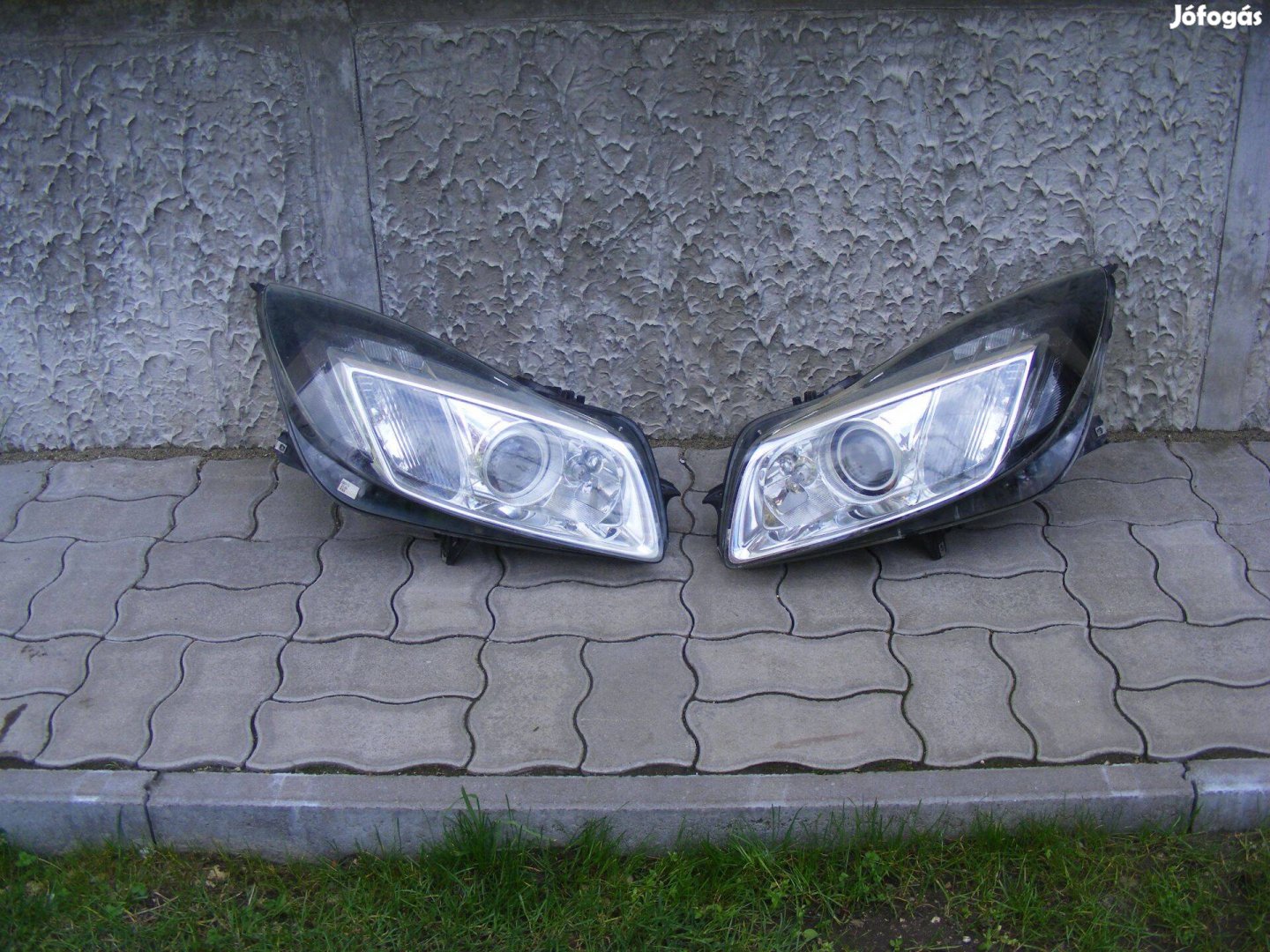 Opel Insignia Kanyarkövetős Bi-Xenon fényszóró