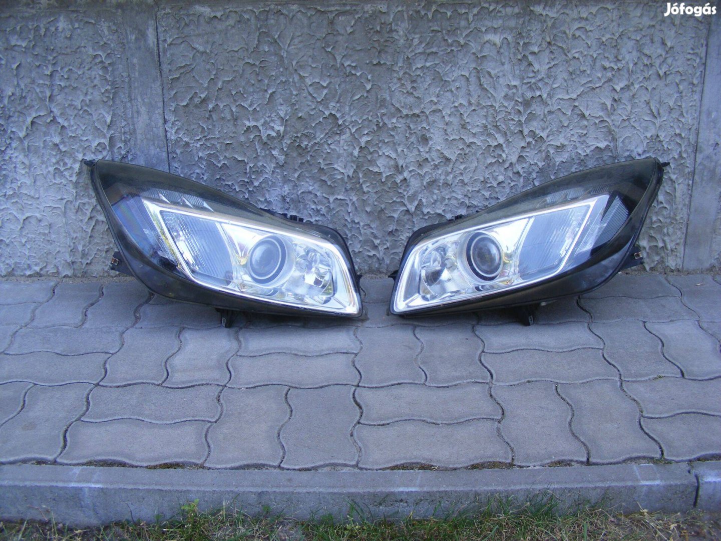 Opel Insignia Kanyarkövetős Bi-Xenon fényszóró
