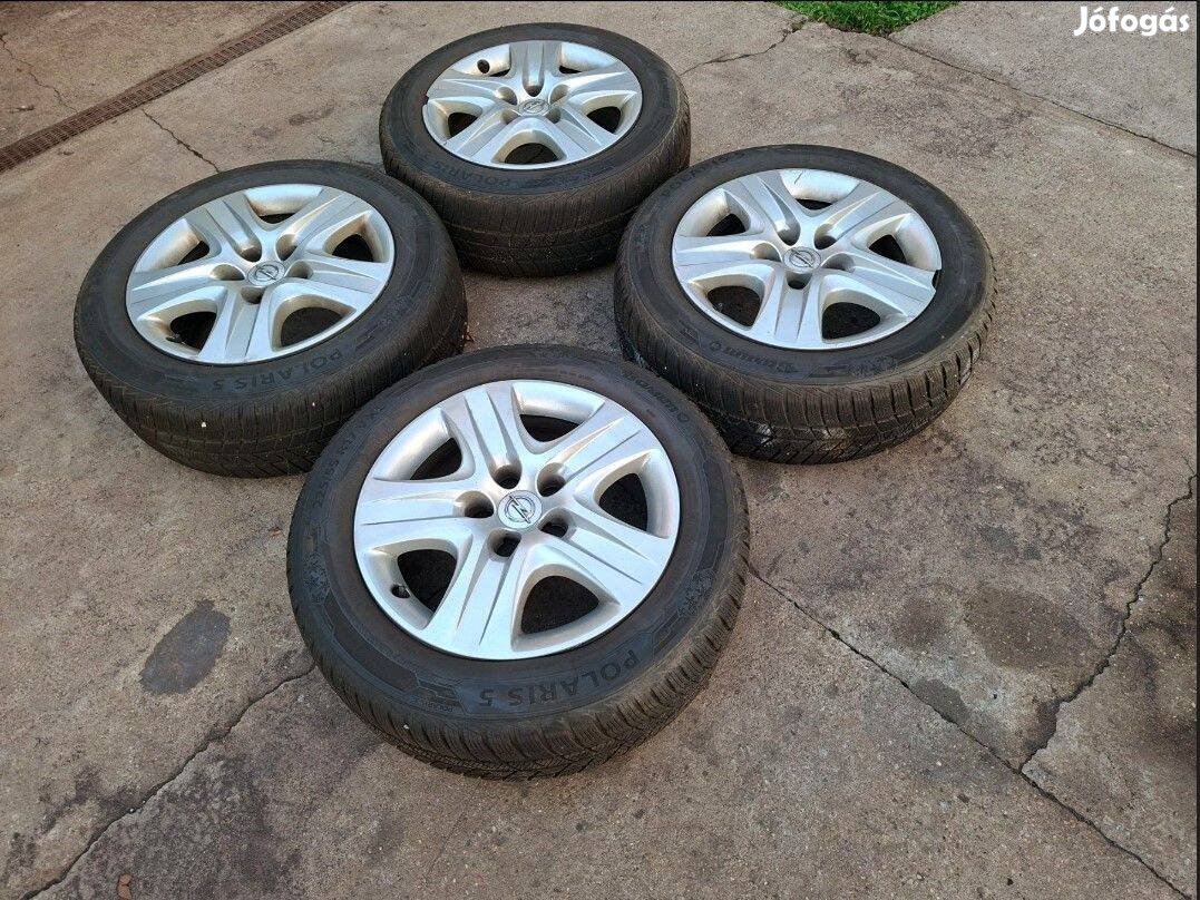 Opel Insignia Struktúr acélfelnik 17-es téli kerekek 225/55R17 Barum