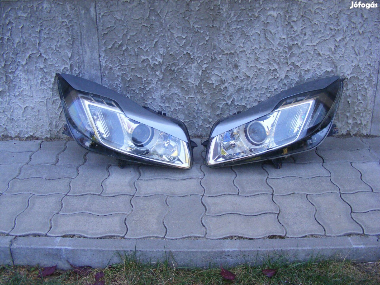 Opel Insignia (2008-2013) Kanyarkövetős Bi-Xenon fényszóró pár