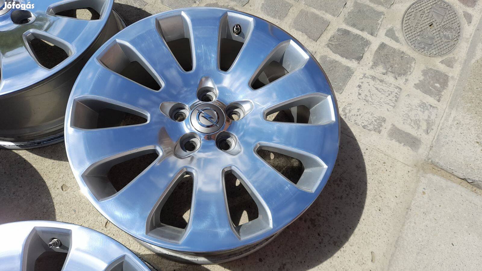 Opel Insignia gyári alufelni, 8.5x19, 5x120, et45, 67.1