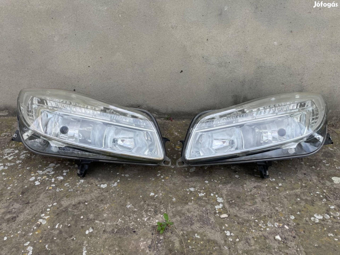 Opel Insignia halogén első lámpák, fényszórók