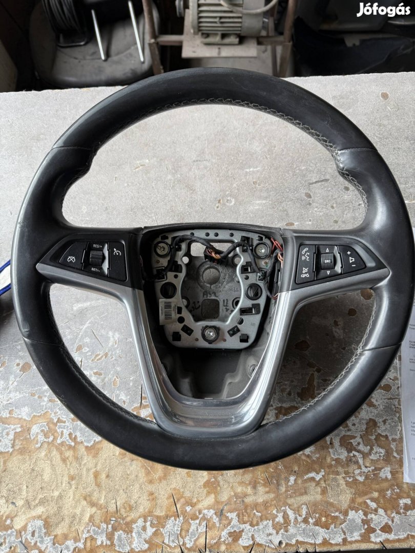 Opel Insignia kormány