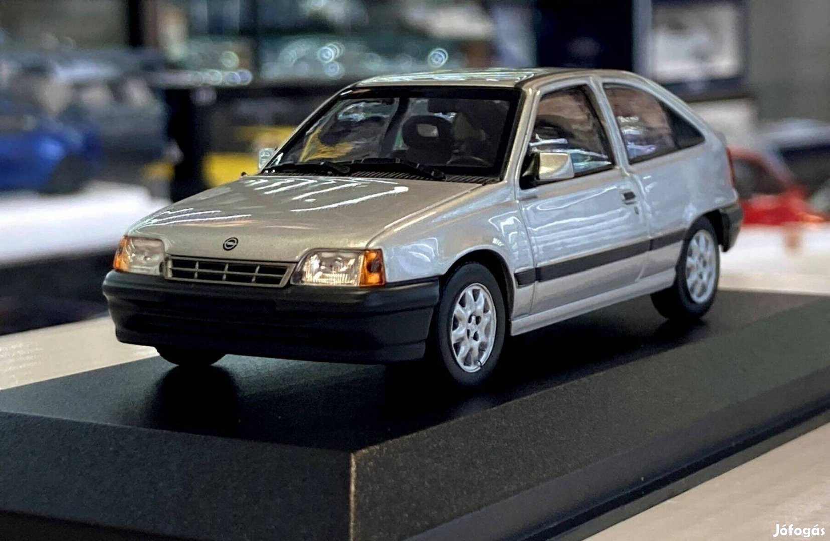 Opel Kadett E 1990 silver 1:43 1/43 Minichamps Maxichamps Edition