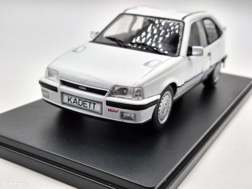 Opel Kadett E GSI -  Whitebox - 1:24