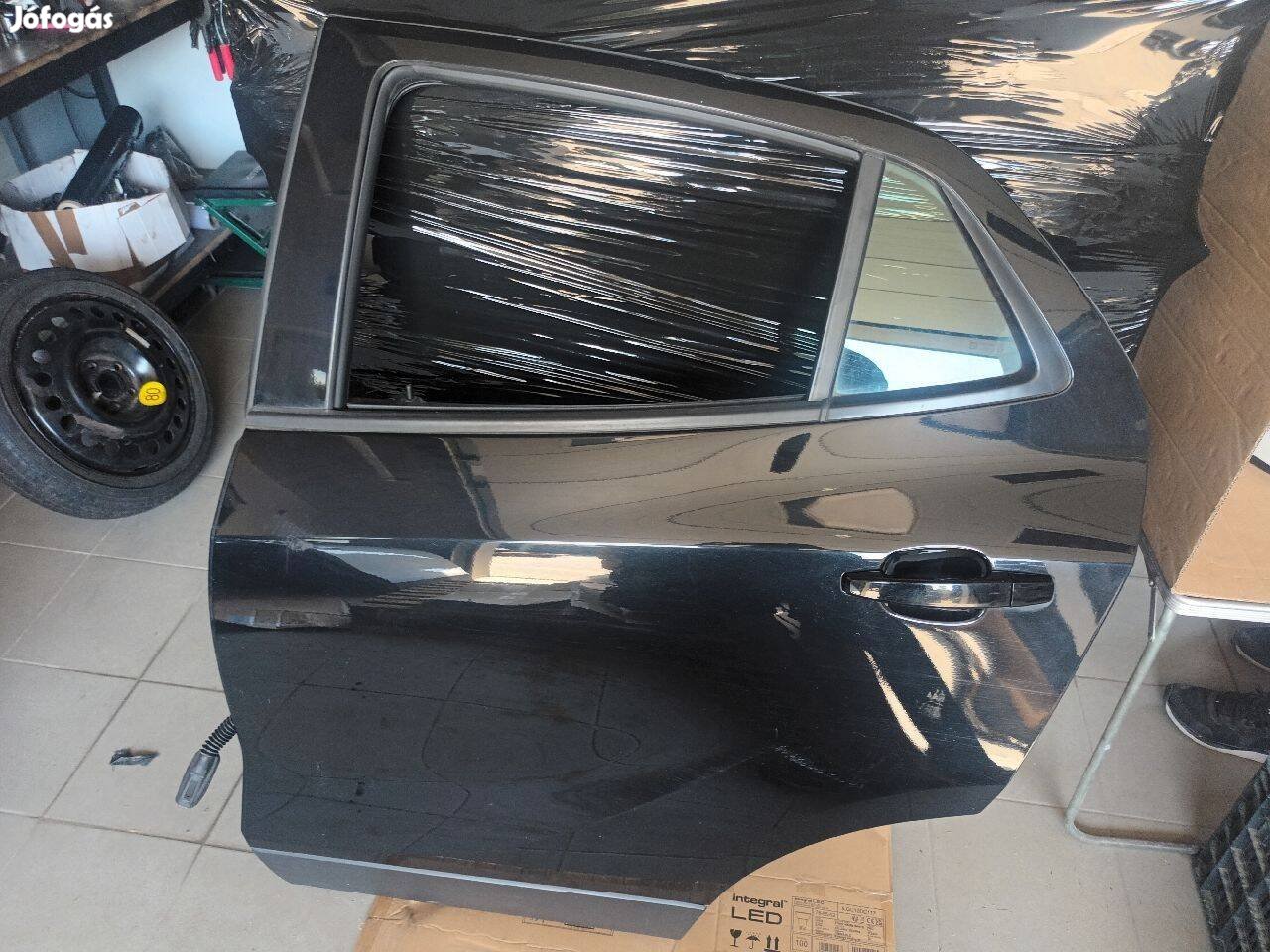 Opel MOKKA Bal hátsó Ajtó Fekete 10325