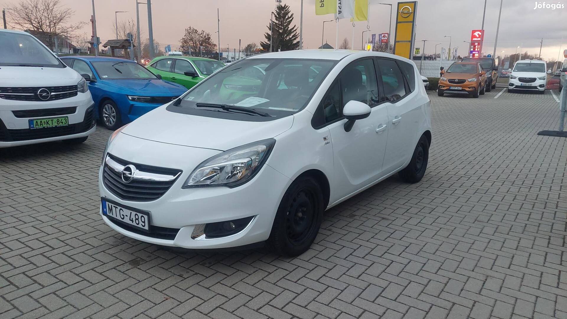 Opel Meriva B 1.4 T Active Vezetett szervizköny...