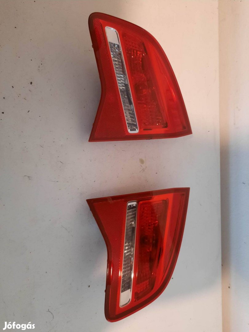 Opel Meriva B jobb , bal hátsó belső lámpa