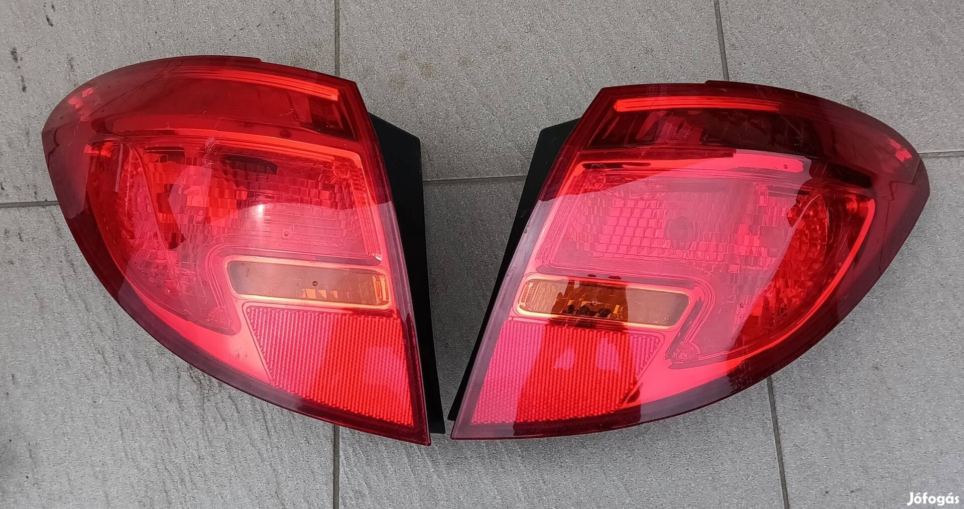 Opel Meriva B jobb és bal hátsó külső lámpa