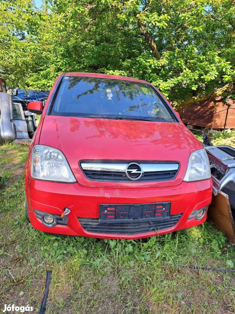 Opel Meriva első lámpa 20 000ft/ oldal