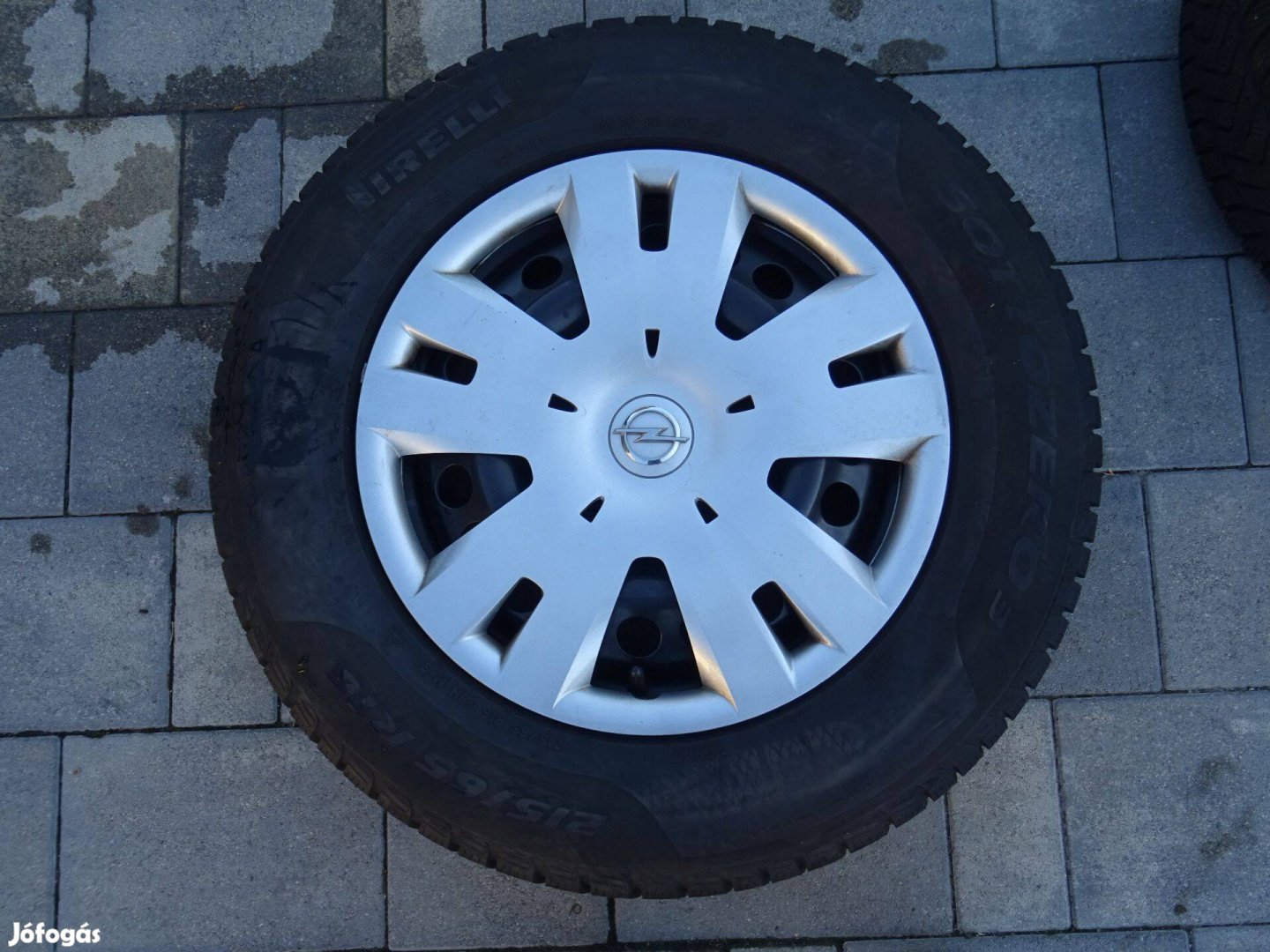 Opel Mokka 16" 5x105 ET38 lemezfelni 215/65R16 téligumi Pirelli