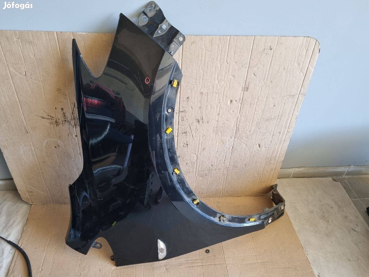 Opel Mokka Jobb első Sárvédő Fekete 9312