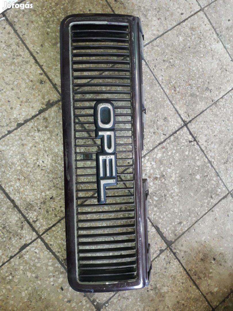 Opel Monterey Hűtőrács