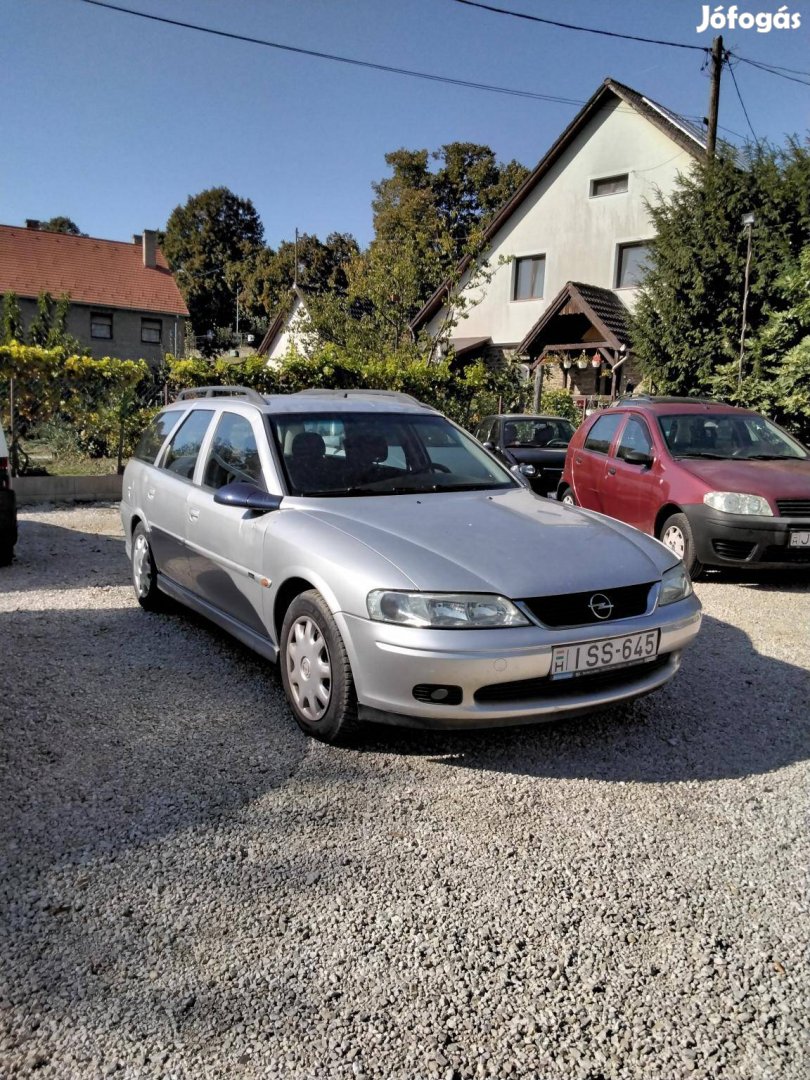 Opel Vectra B Caravan 1.8 16V Comfort Jó motorr...