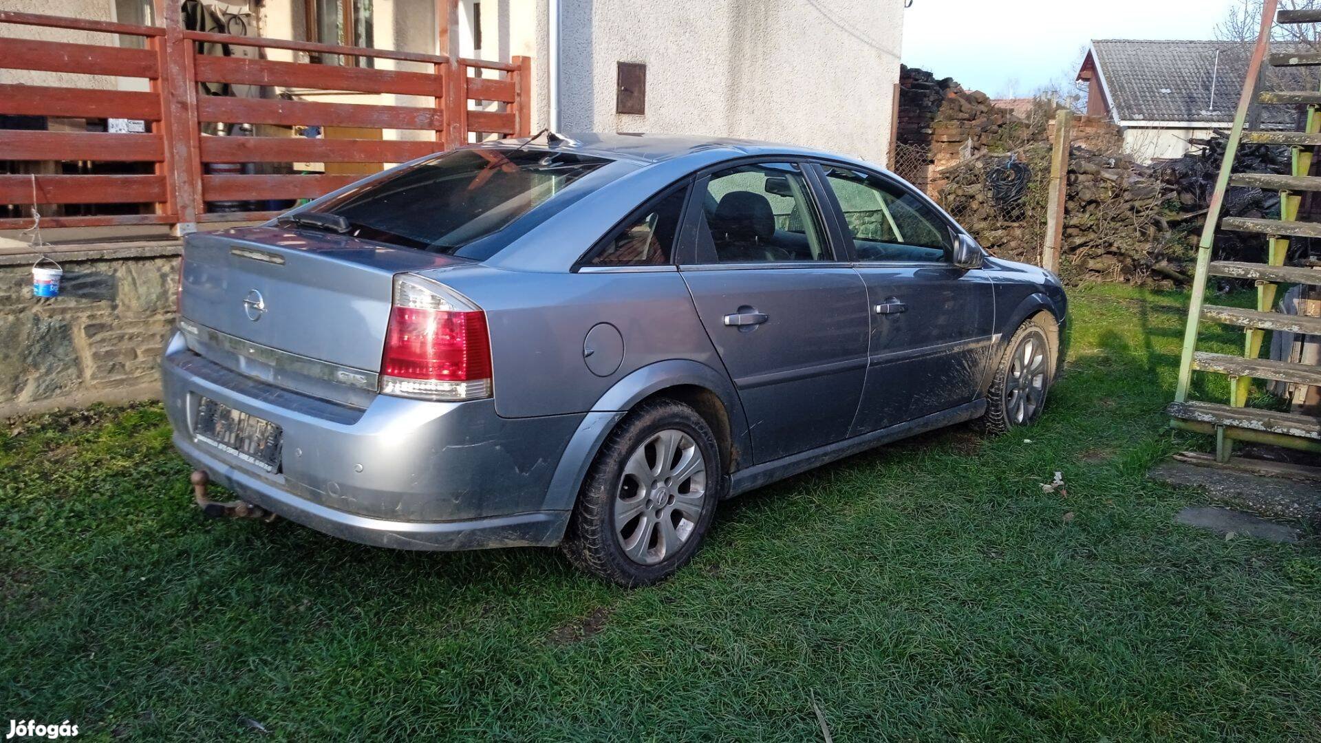 Opel Vectra C 5ajtós Kalaptartó