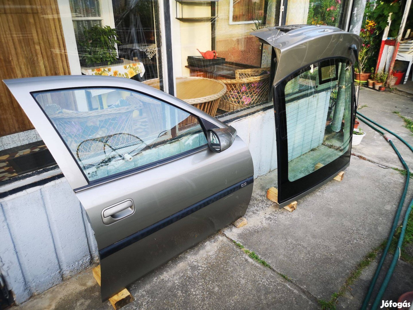 Opel Vectra - Jobb Első Ajtó és Hátsó Ajtó (csomitartó)