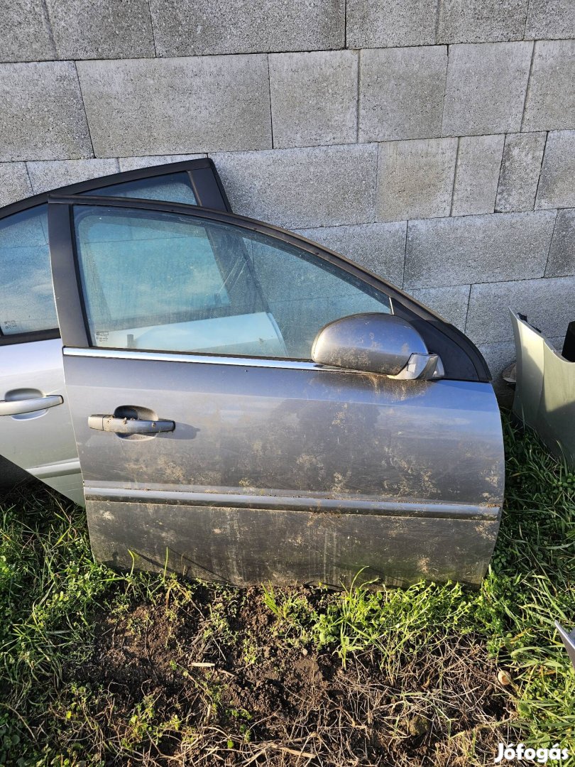 Opel Vectra c jobb első ajtó 