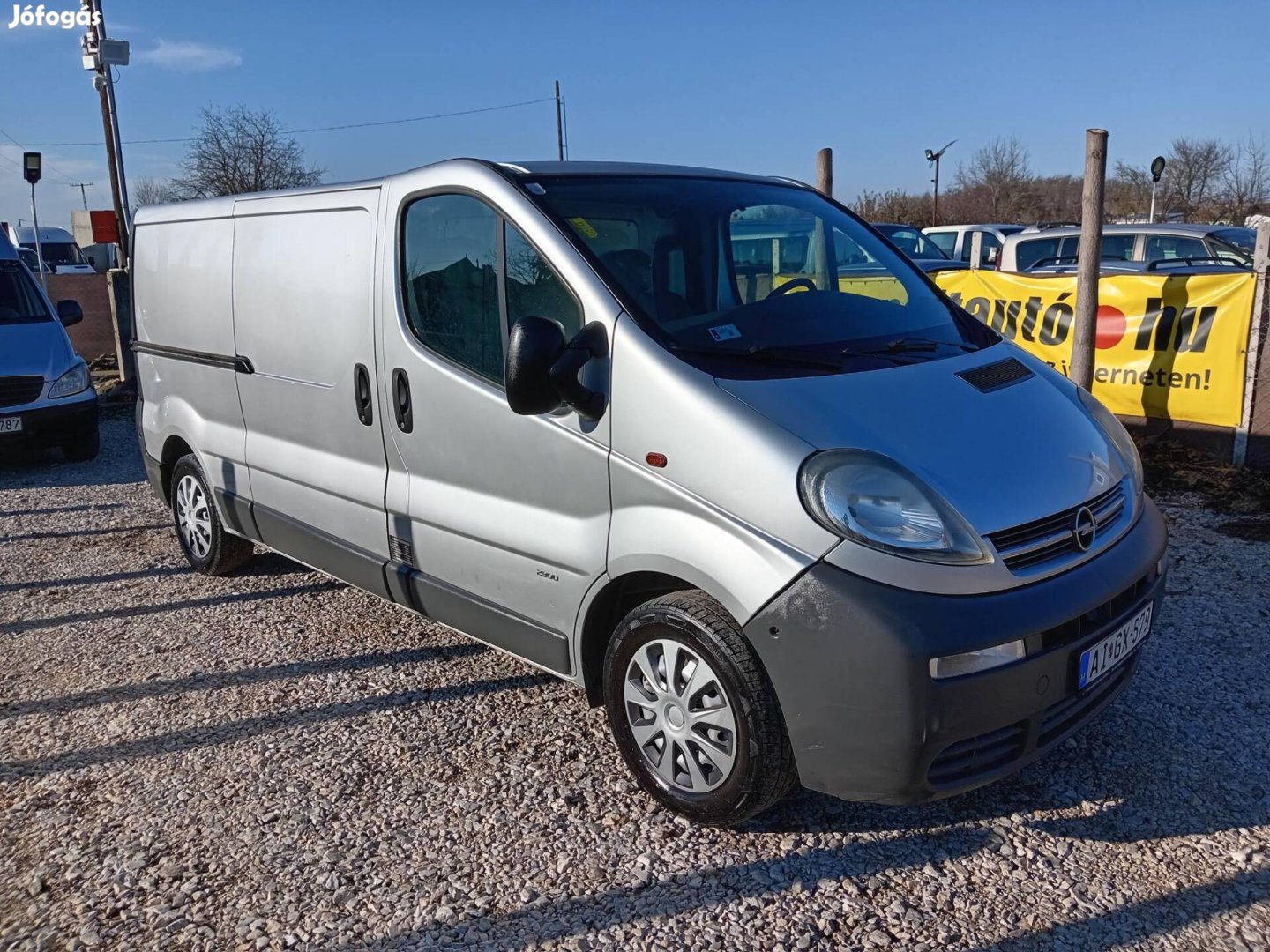 Opel Vivaro 1.9 DI L2H1 Hoszitott. Szervízkönyv...