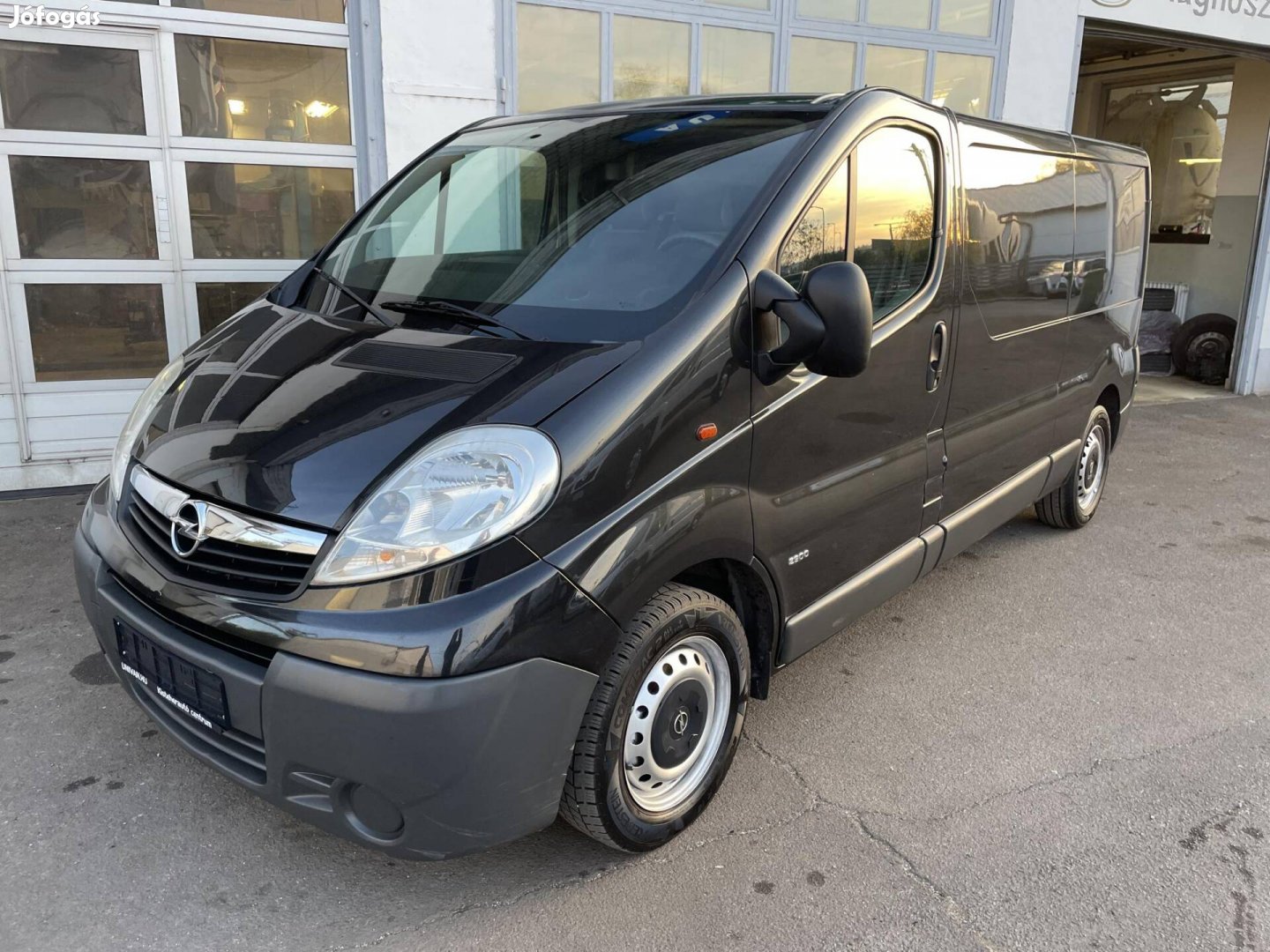 Opel Vivaro 2.0 CDTI L2H1 2.9t szervizelt autó....