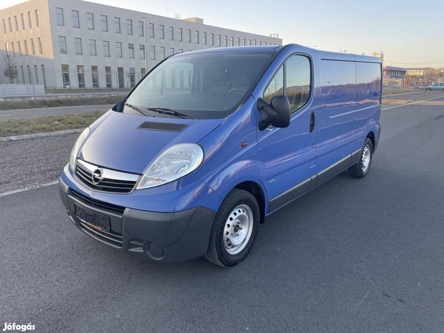 Opel Vivaro 2.5 CDTI L2H1 2.9t végig vezetett s...