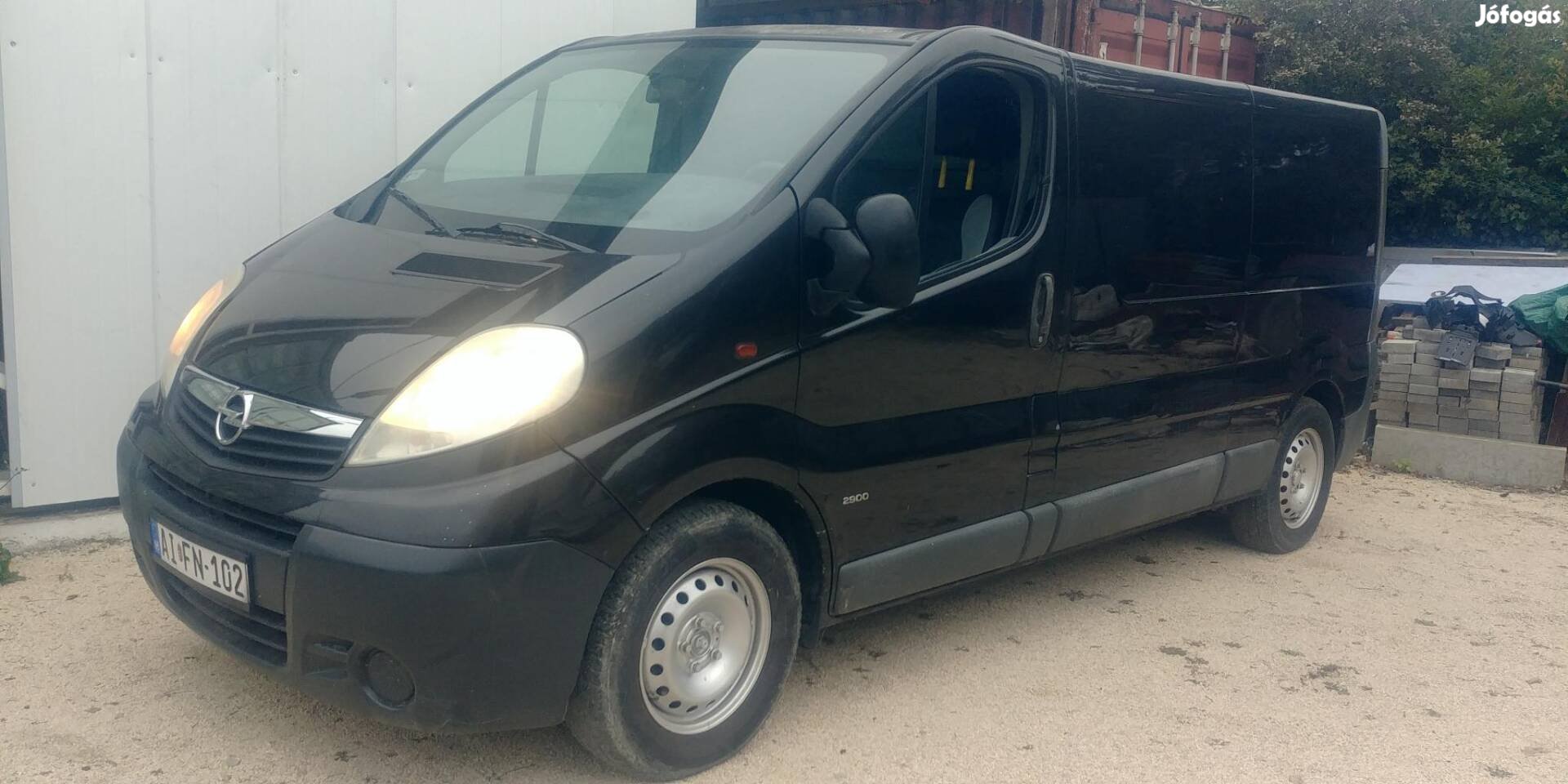 Opel Vivaro 2.5 CDTI L2H1 2.9t vonóhorog!