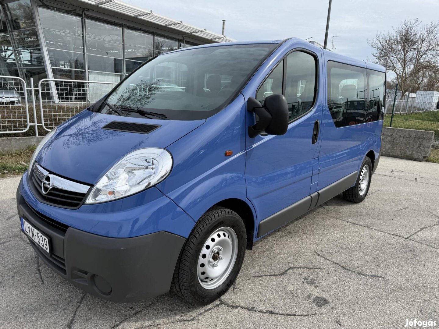 Opel Vivaro 9 személyes Magyar