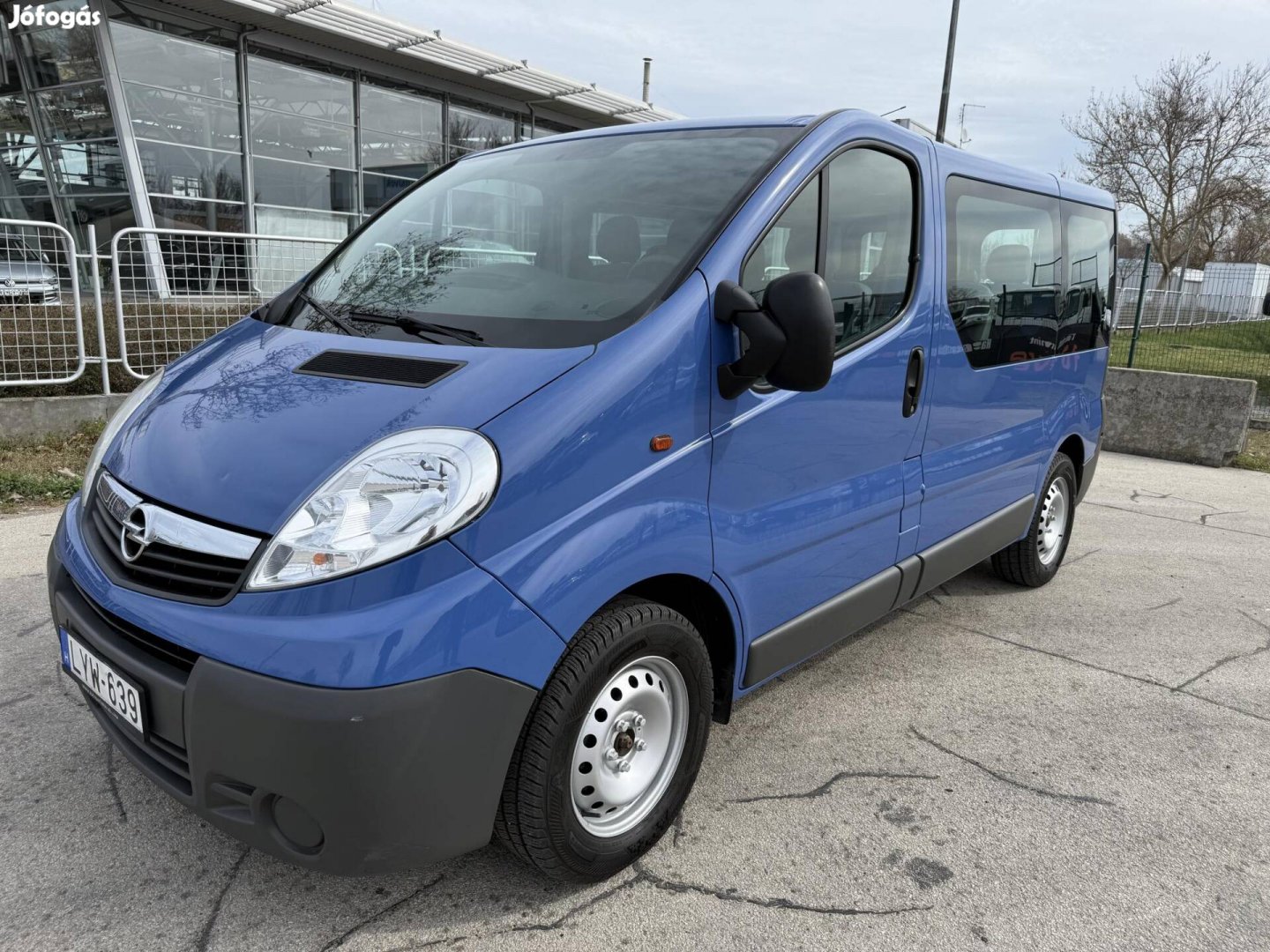 Opel Vivaro 9 személyes Magyar