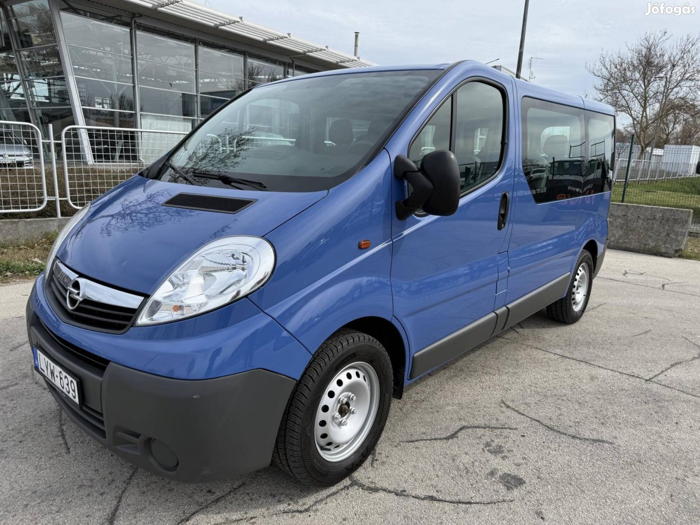 Opel Vivaro 9 személyes Magyar