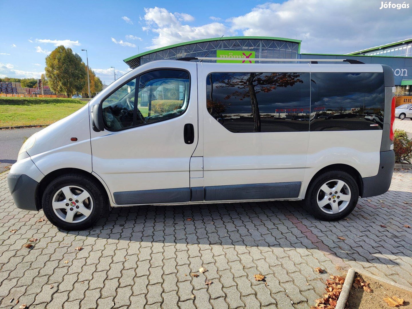 Opel Vivaro 9 személyes Renault Trafic Nissan Primastar