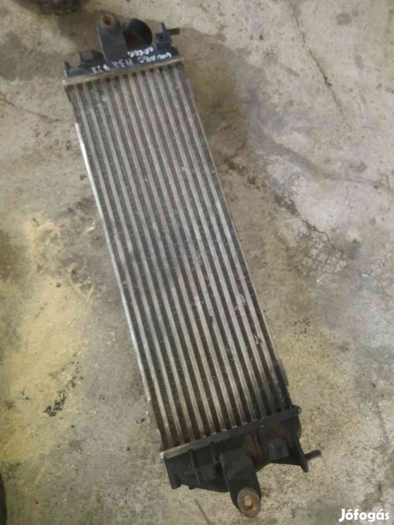 Opel Vivaro Töltőlevegő Hűtő / Intercooler