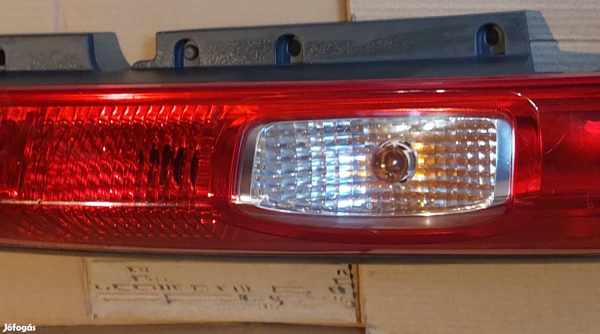 Opel Vivaro hátsó lámpa