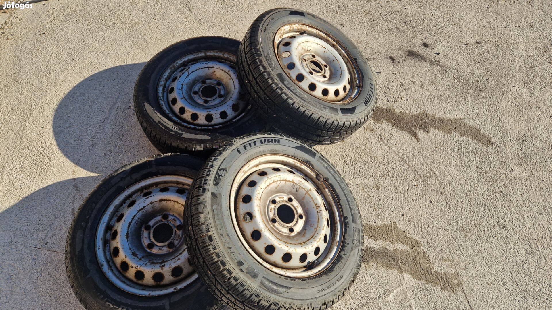 Opel Vivaro téligumi keréken