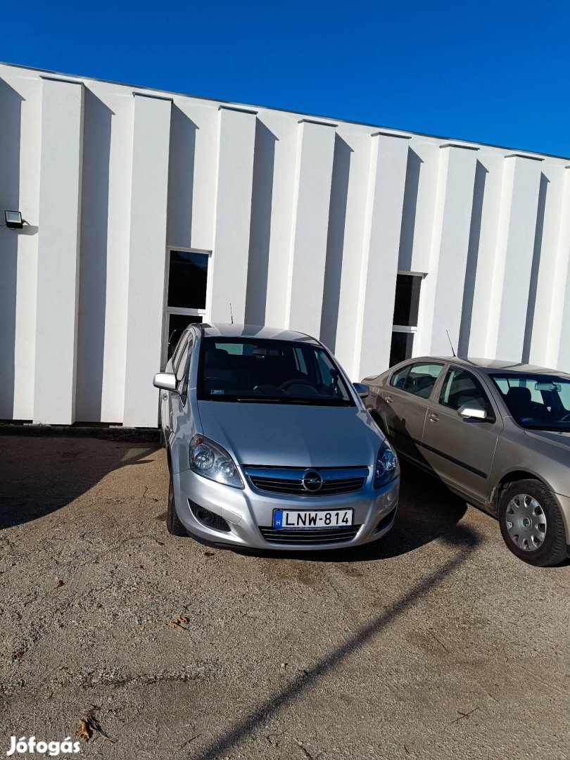 Opel Zafira 7 személyes 