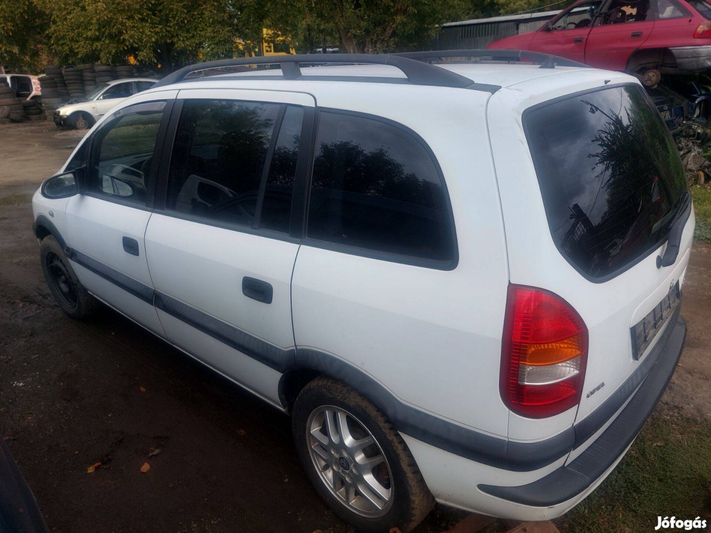 Opel Zafira A karosszéria elemei fehér Y 474