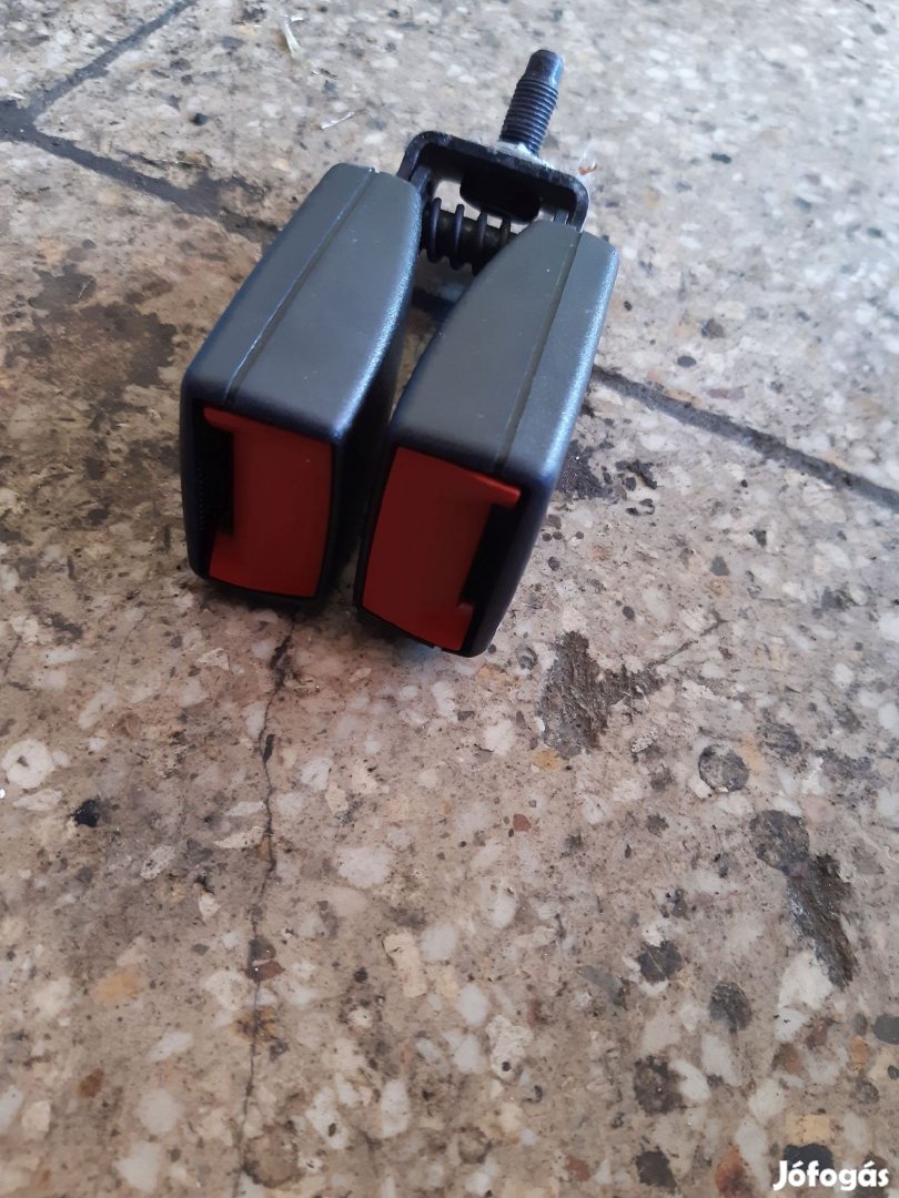 Opel Zafira B Hátsó Biztonsági Öv Csatlakozó 3. Sor