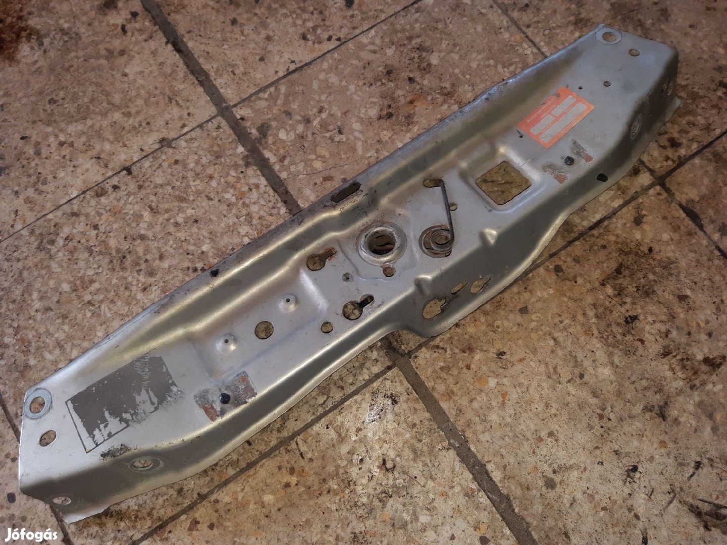 Opel Zafira B Zárhíd