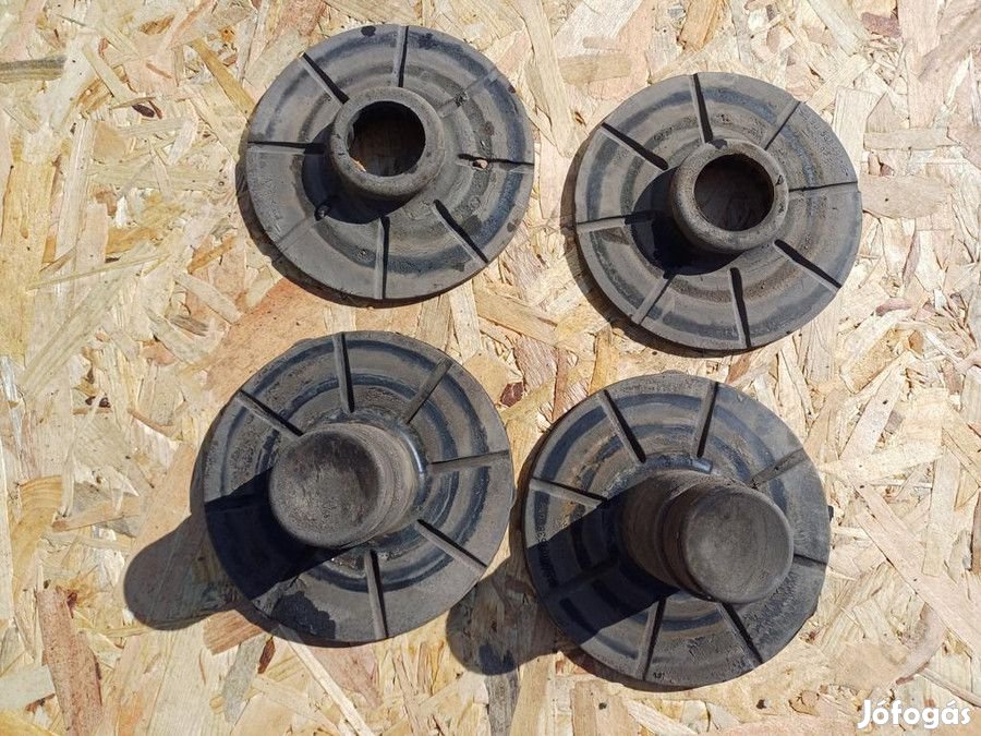 Opel Zafira B 2005-2014 Hátsó Rugó Gumi Pogácsa Garnitúra