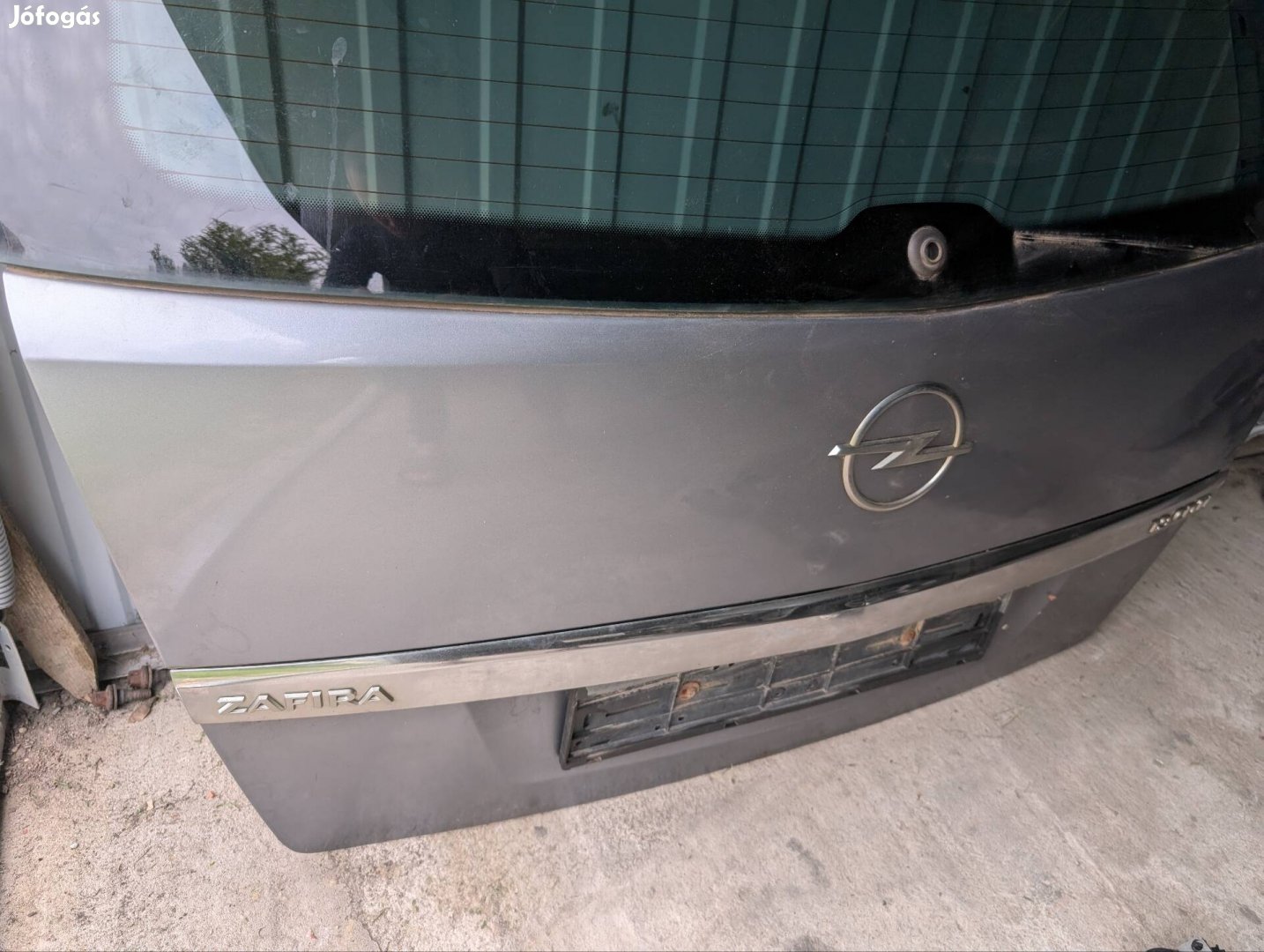Opel Zafira B csomagtérajtó 