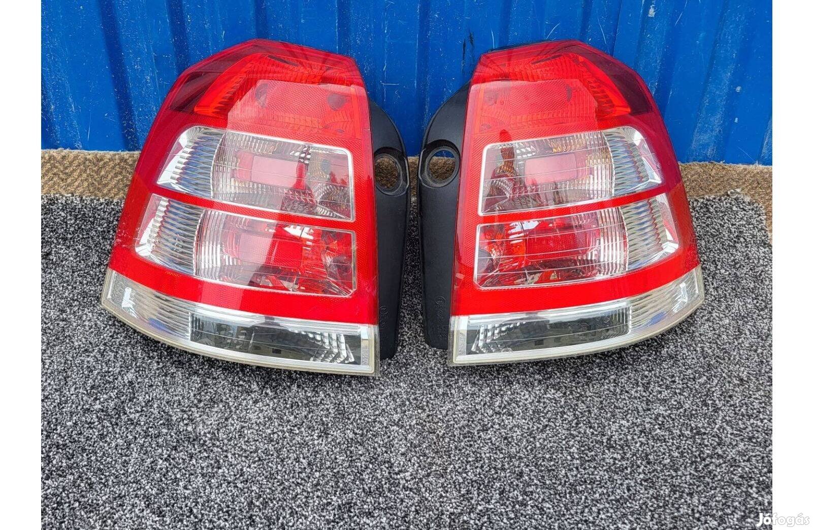 Opel Zafira B gyári bal 13349825, jobb 13349825 hátsó lámpa