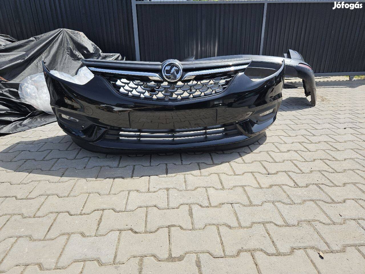 Opel Zafira C Első Lökhárító Fekete 13300698 4 radaros 7077