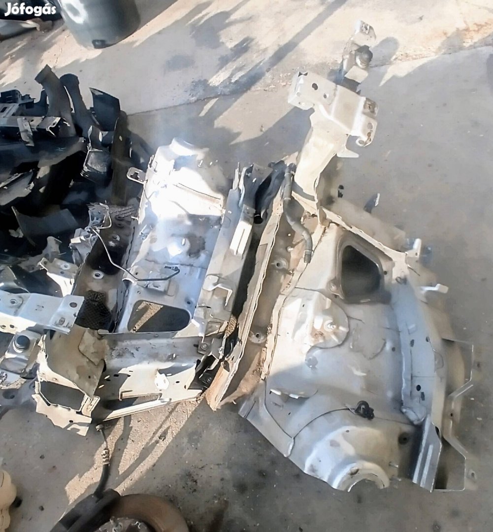 Opel Zafira C jobb és bal első nyúlvány darab