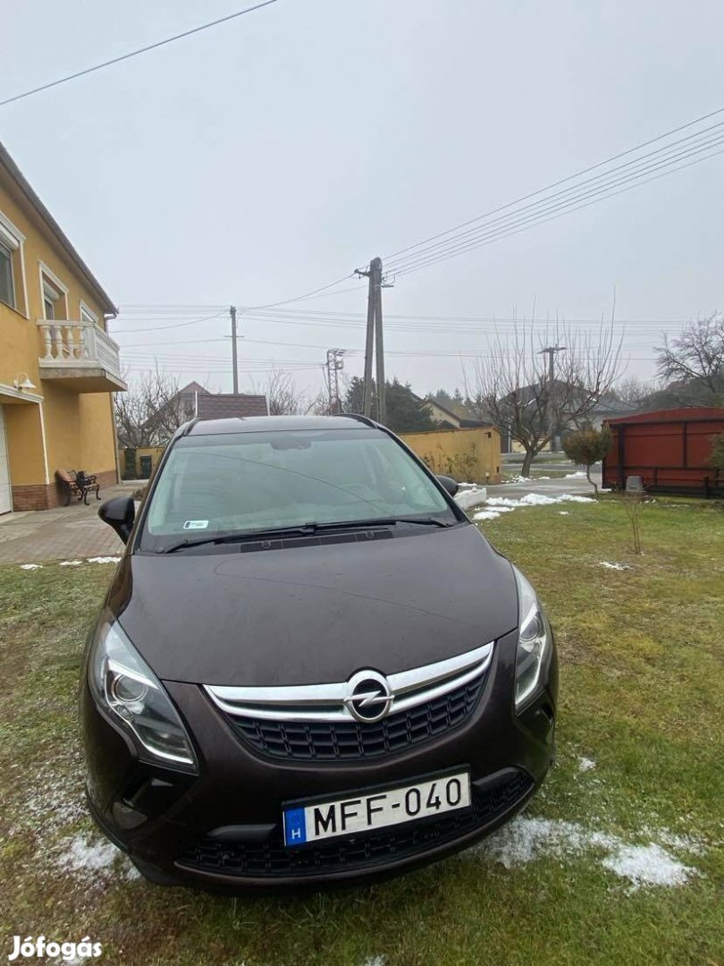 Opel Zafira Tourer A20DT